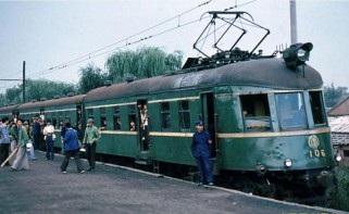 火车车次查询终极指南：从手写时刻表到智能APP，轻松规划完美旅程