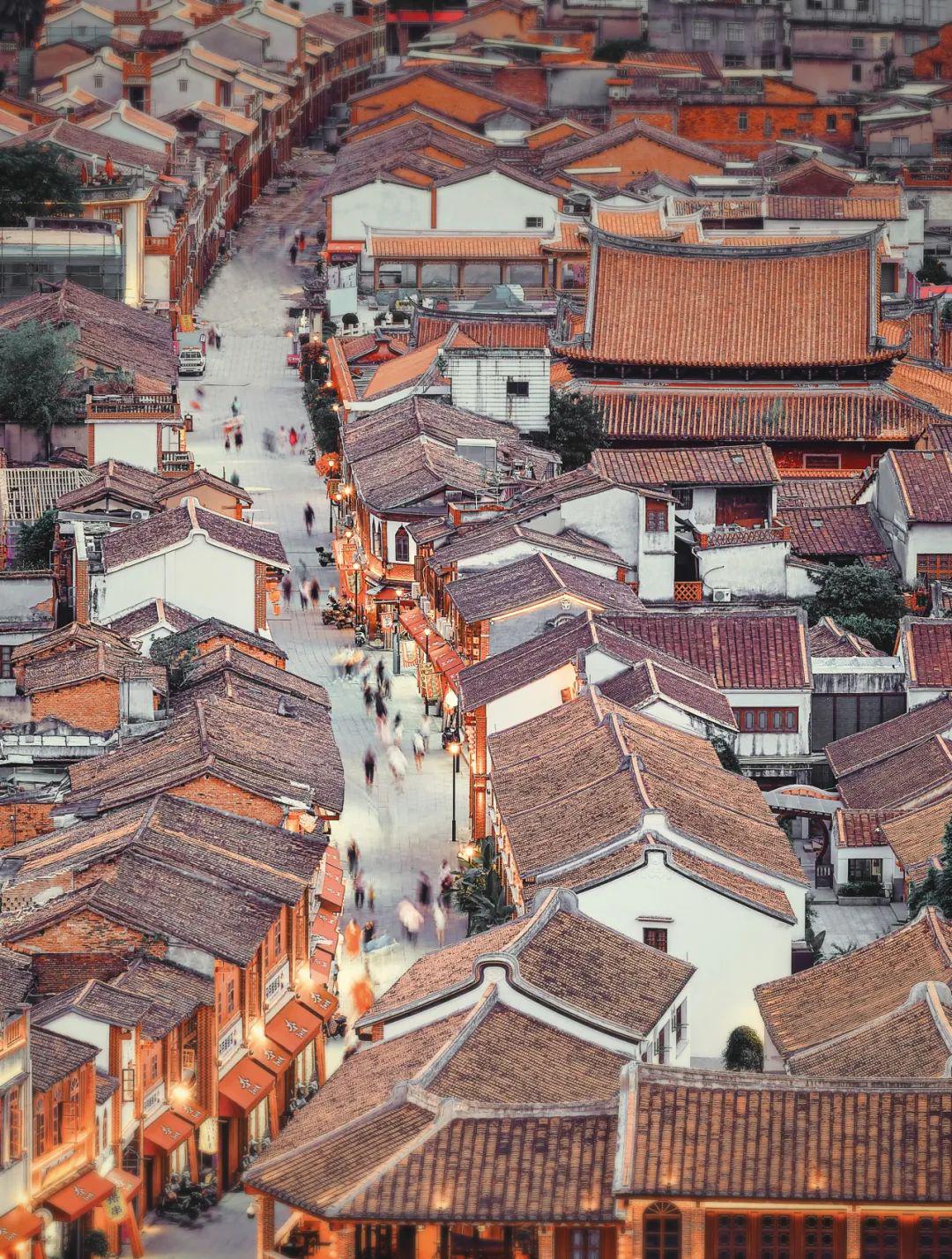 探索漳州:历史文化名城的自然美景与现代生活 探索漳州:历史文化名城的自然美景与现代生活