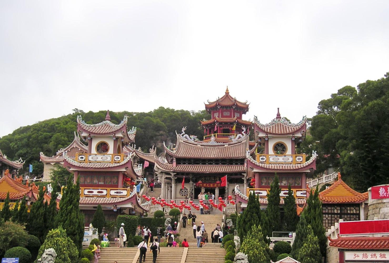 莆田景点全攻略:轻松规划湄洲岛妈祖朝圣与南少林禅武之旅,避开拥挤享受山海之美 莆田景点全攻略:轻松规划湄洲岛妈祖朝圣与南少林禅武之旅,避开拥挤享受山海之美
