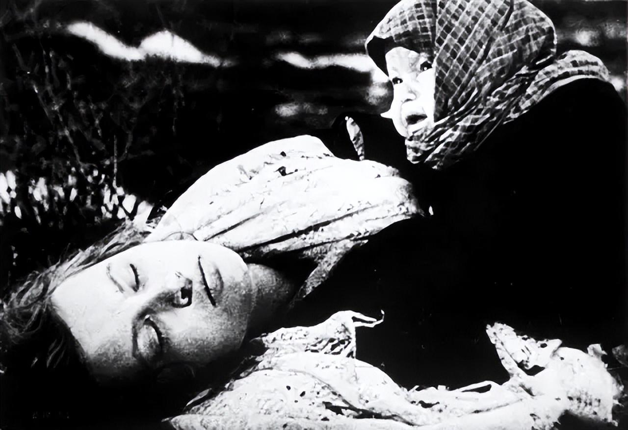 饥饿的苏丹照片背后的真相:凯文·卡特镜头下的道德困境与饥荒根源解析 饥饿的苏丹照片背后的真相:凯文·卡特镜头下的道德困境与饥荒根源解析