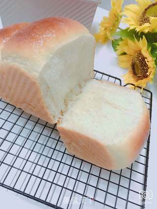 北海道吐司制作全攻略:从汤种法到黄金配方的柔软秘诀,轻松在家享受顶级面包口感 北海道吐司制作全攻略:从汤种法到黄金配方的柔软秘诀,轻松在家享受顶级面包口感